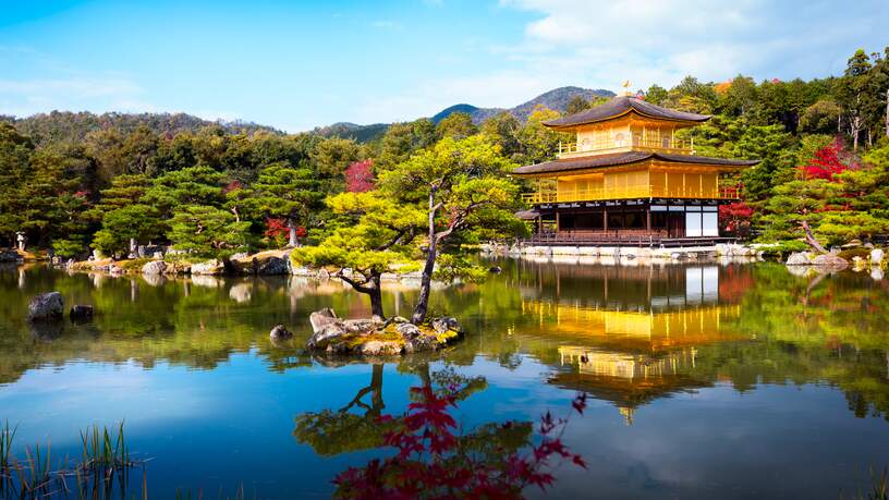 De beroemde Gouden Tempel in Kyoto